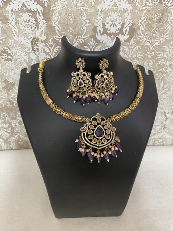 Kanti Necklace Set